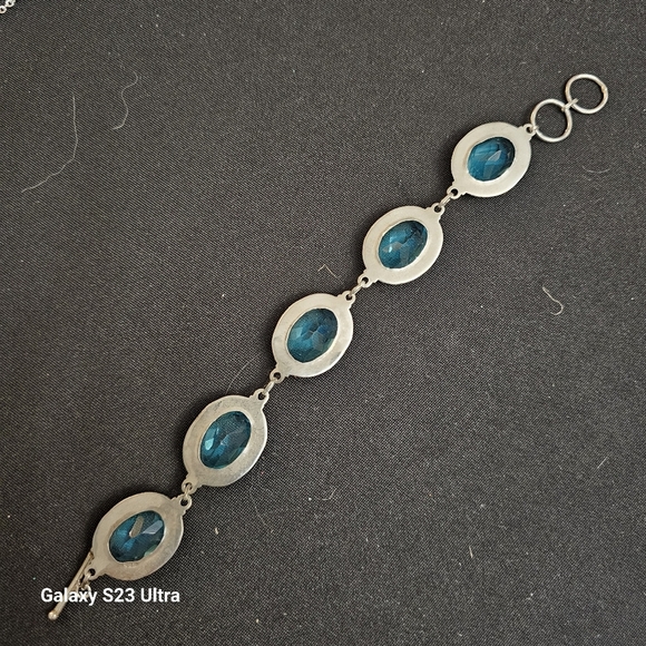 Oval Blue Topaz Cut Stones & Silver Bracelet With Adjustable 'S' Clasp  Size 7.5 - Picture 4 of 6